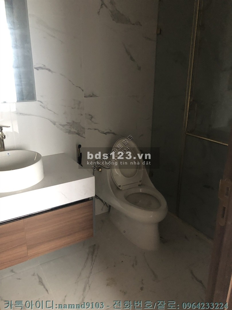Cho thuê căn 4N nội thất cơ bản chung cư Sunshine Center tầng cao view thoáng, giá tốt
