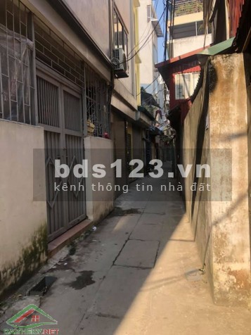 Bán gấp nhà ngõ 264 Âu Cơ giá 2.1 tỷ, dt 75m2, M 5m, giao luôn
