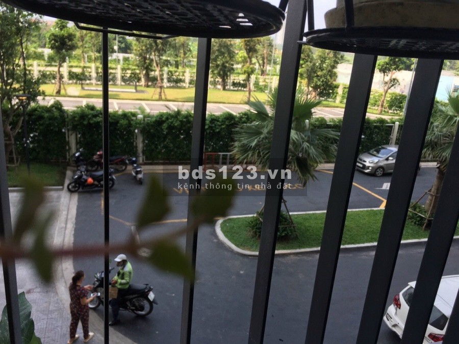 Cần bán nhanh căn hộ 2 ngủ 1vs 54m2 tại Vinhomes Smart City, đã hoàn thiện nội thất. Giá 1.75 tỷ.