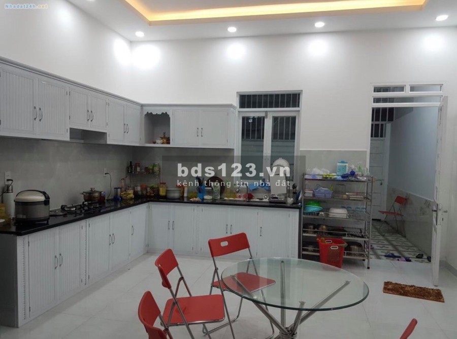 Gia đình kẹt tiền nên cần bán căn nhà 100m2(5x20m) chính chủ, an toàn pháp lý, gần KCN.