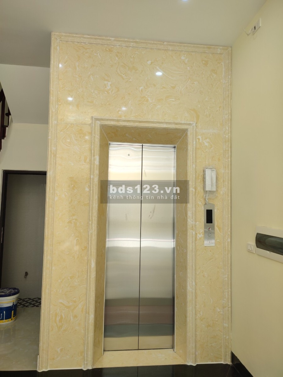 Nhà nguyên căn đẹp 50m2 7 tầng, thang máy, hướng Đông Nam AEON MALL Hà Đông