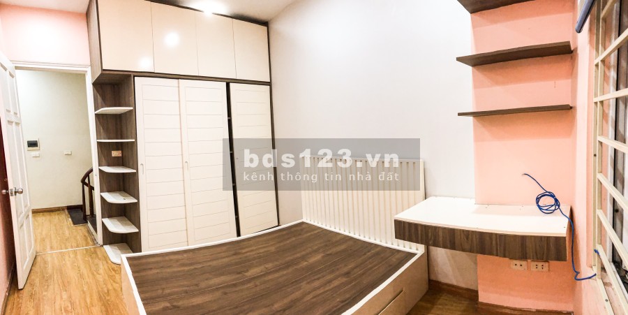 Bán nhà phố Hoàng Hoa Thám, nhà lô góc, chủ nhà là giảng viên đại học, 40m2, giá 5.95 tỷ