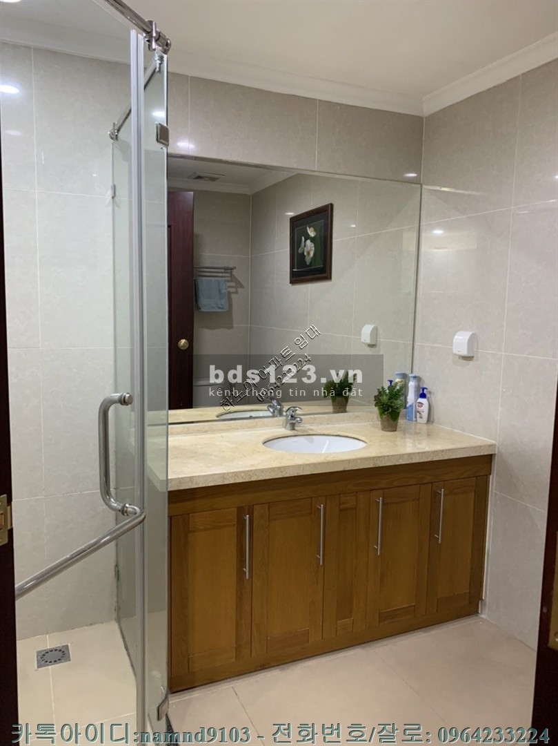 Cần cho thuê căn 2N full nội thất chung cư Royal City diện tích 110m2, giá tốt nhất thị trường