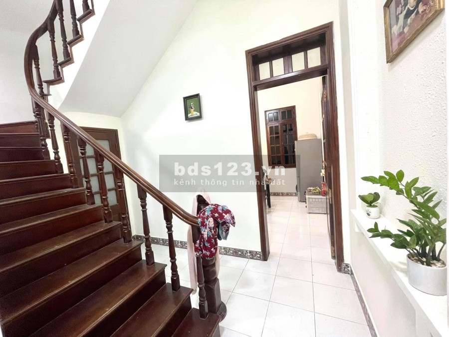 Bán nhà nguyên căn Nguyễn Trãi diện tích 42m2, 3 tầng đúc, giá bán 4.6 tỷ, liên hệ 0964626595