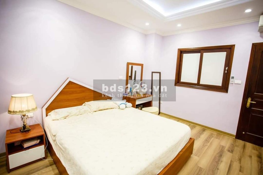 Bán nhà nguyên căn Minh Khai, ngõ rộng, nhà đẹp, diện tích 51m2, giá bán 4.8 tỷ sổ sẵn