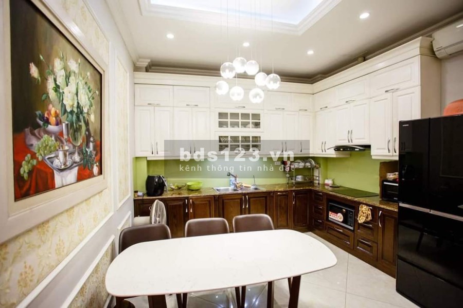 Bán nhà nguyên căn Minh Khai, ngõ rộng, nhà đẹp, diện tích 51m2, giá bán 4.8 tỷ sổ sẵn