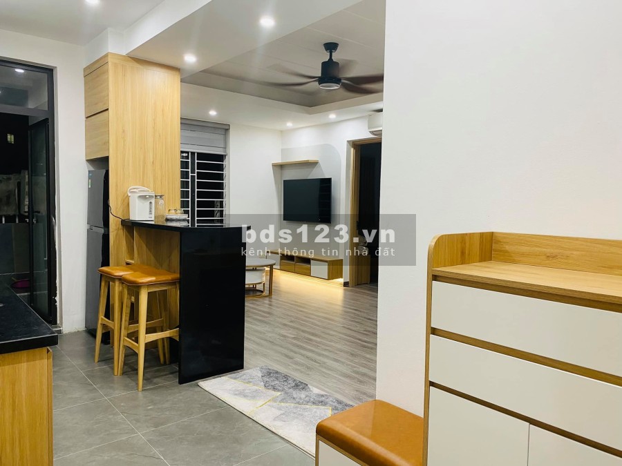 Bán nhà mặt phố Nguyễn Trãi lô góc vỉa hè kinh doanh sổ đỏ nở hậu, liên hệ 0984136598