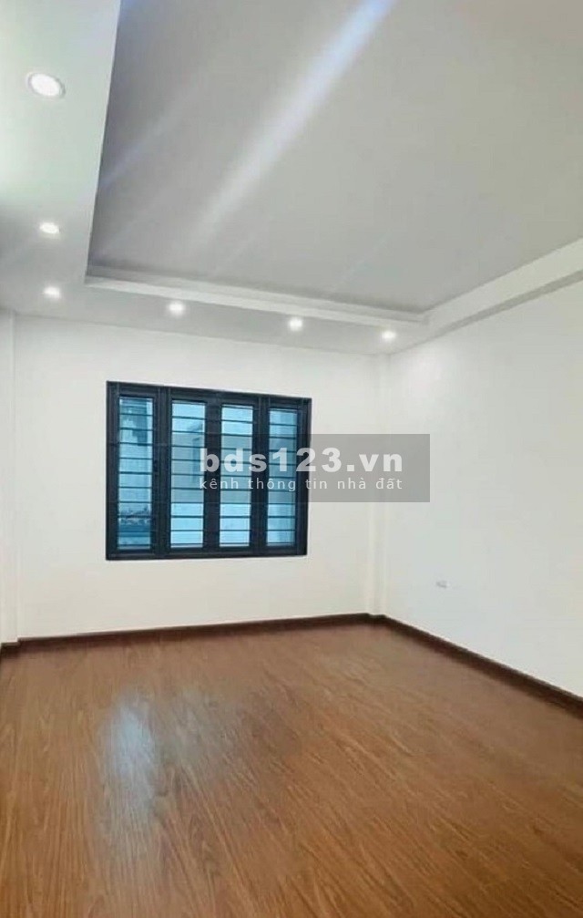 Bán nhà đẹp Lĩnh Nam Vĩnh Hưng, Đông Thiên, Hoàng Mai, 4 phòng ngủ, nhỉnh 2 tỷ