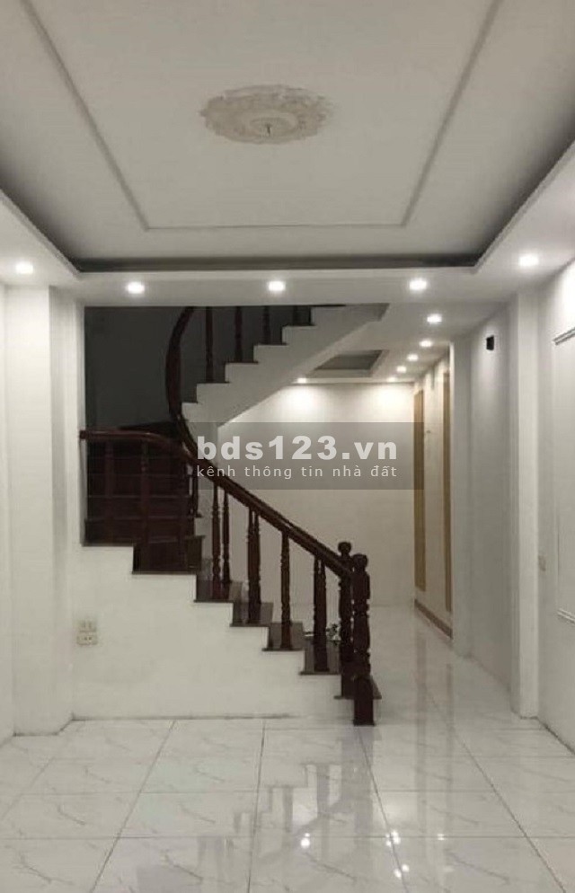 Bán nhà đẹp Lĩnh Nam Vĩnh Hưng, Đông Thiên, Hoàng Mai, 4 phòng ngủ, nhỉnh 2 tỷ