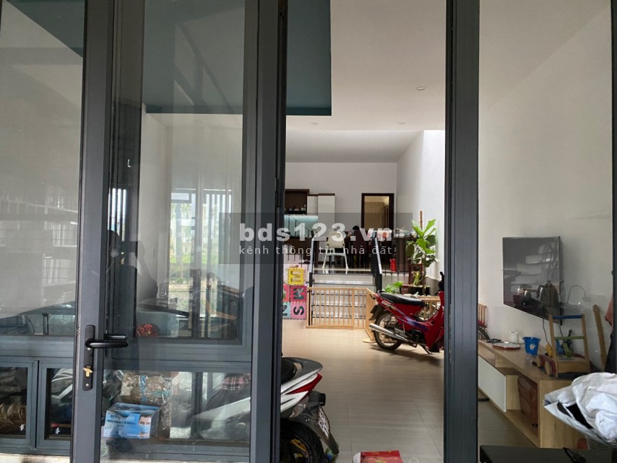 Chính chủ cần bán gấp nhà mới xây nội thất đầy đủ giá bán 5.5 tỷ, giấy tờ pháp lý rõ ràng