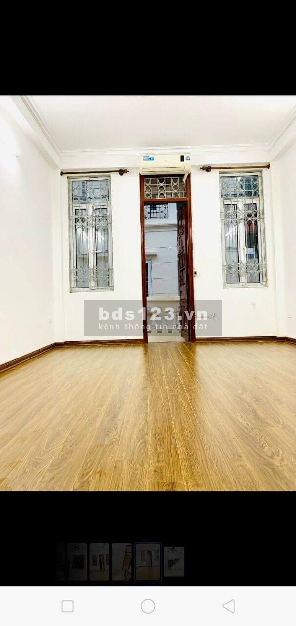Giá bán 4,85 tỷ 50m ô tô cách 20m nhà khung cột ở luôn trung tâm Cầu Giấy ngõ rộng thoáng