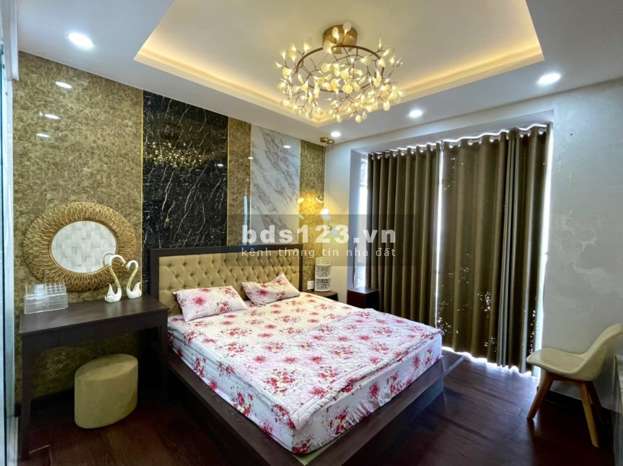 Tôi cho thuê căn hộ Ngọc phương Nam Q8 ngay cầu chữ Y. 3pn full nội thất