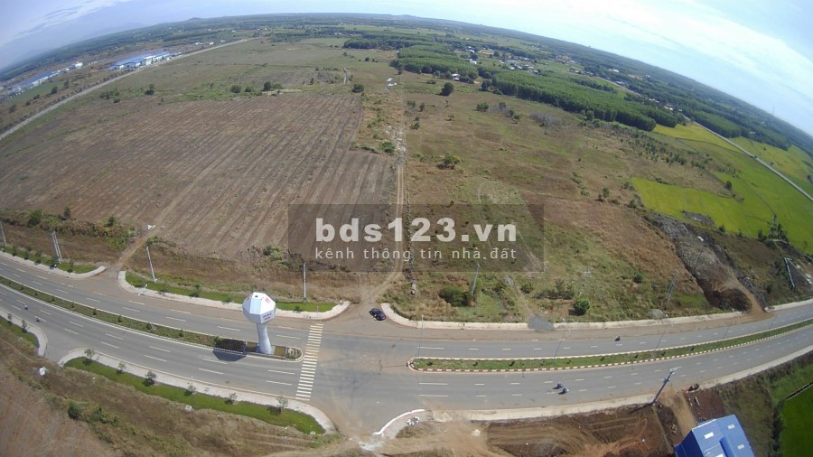 Bán lô đất diện tích 5.6ha huyện Đất Đỏ, Bà Rịa Vũng Tàu, giá cả hợp lý, khu dân cư đông đúc