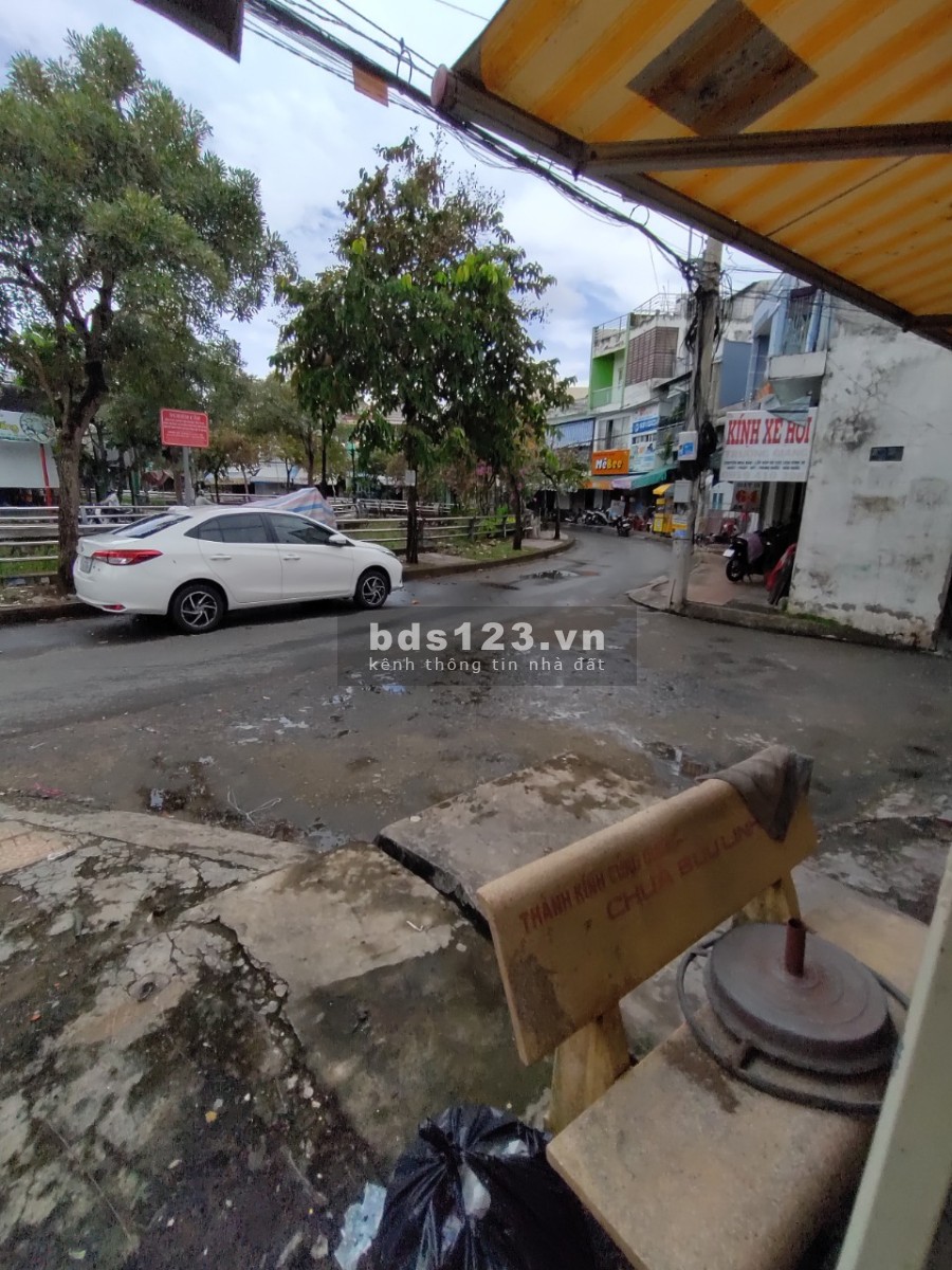 Cho thuê mặt bằng mặt tiền rộng diện tích sử dụng 115m2, ngay trung tâm thành phố