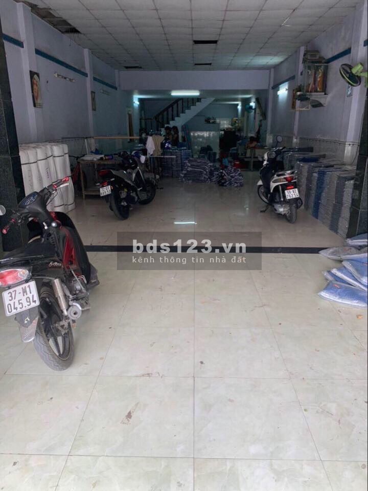 Bán nhà mặt tiền TTH14 Quận 12, cách quán ăn vài trăm mét vị trí đắc địa, dễ tìm kiếm, giá 8.5 tỷ