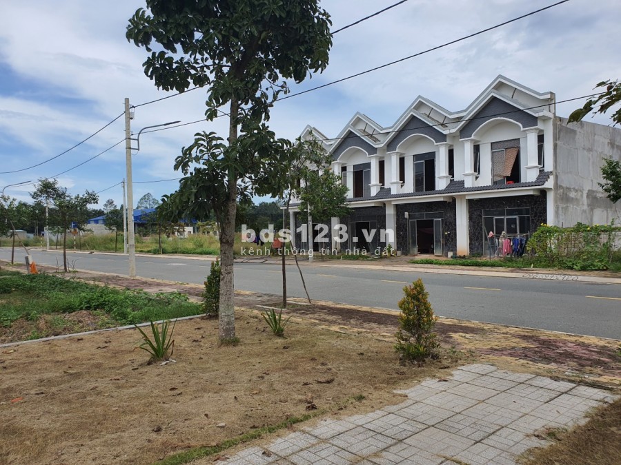 Bán đất mặt tiền quốc lộ 13 tại Bàu Bàng Bình Dương hai mặt tiền đường lớn, tiện ích đầy đủ