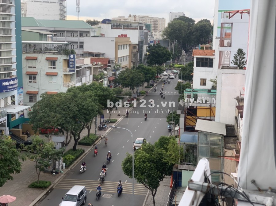 Cho thuê Office hay phòng có nội thất cơ bản mặt tiền 696 Điện Biên Phủ P10 Quận 10