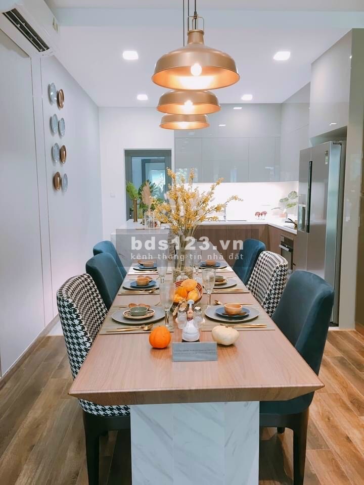Bán 2pn 2 ban công view nội khu Brilliant dự án Celadon City giá 5.75 tỷ khu dân cư đông đúc