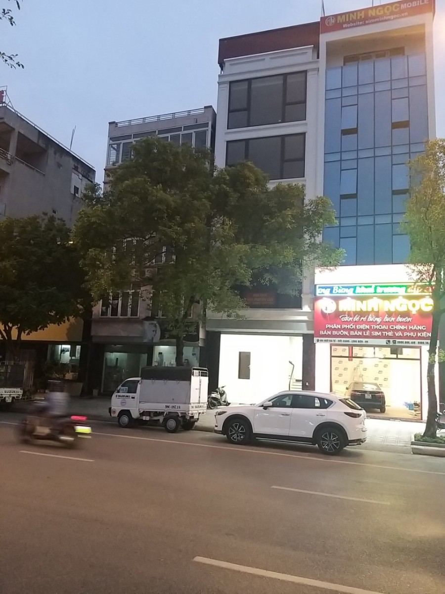 Chính chủ cho thuê nhà 5 tầng mặt phố Ngỗ Gia Tự, Quận Long Biên, dtsd 83m2, 5 tầng giá 28 triệu