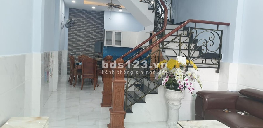 Gò Vấp)cần bán gấp nhà đẹp, hxh, Nguyễn Văn Lượng, P.17, dt 56m2, 3 tầng giá chỉ 5.6 tỷ