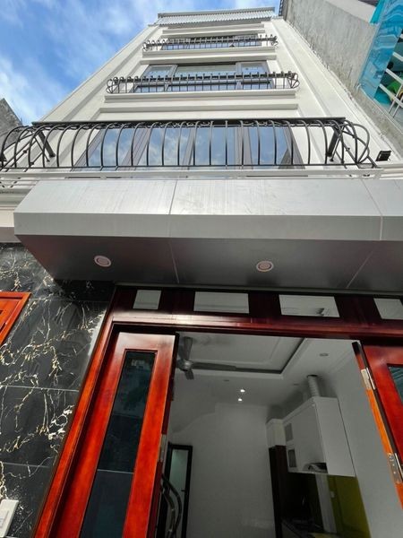 Chính chủ bán nhà tại Mễ Trì dt 31/33m, 5 tầng mặt tièn 4.8m, giá bán 3.65 tỷ lh 0985709889