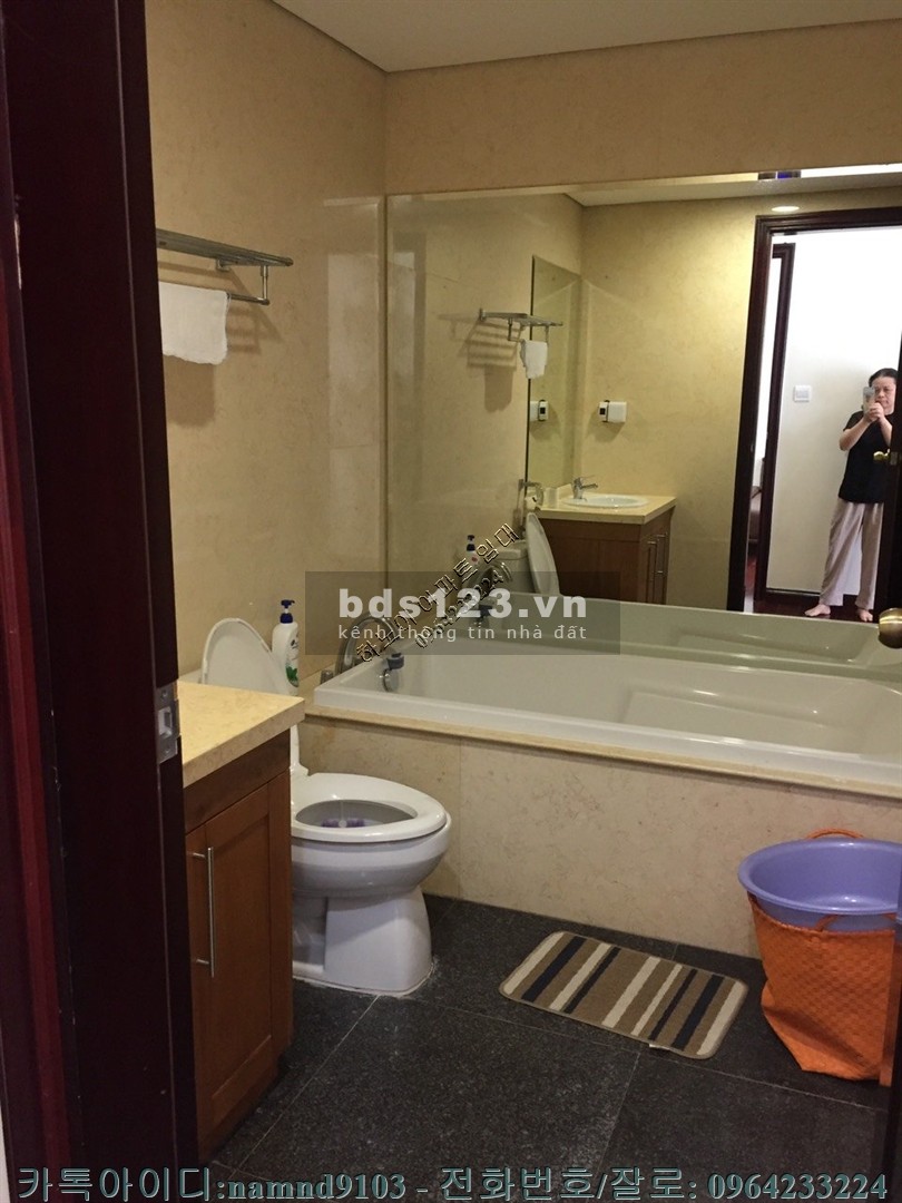 Cần cho thuê căn 2N full nội thất giá cực rẻ chung cư Royal city giá cho thuê 16 triệu/tháng