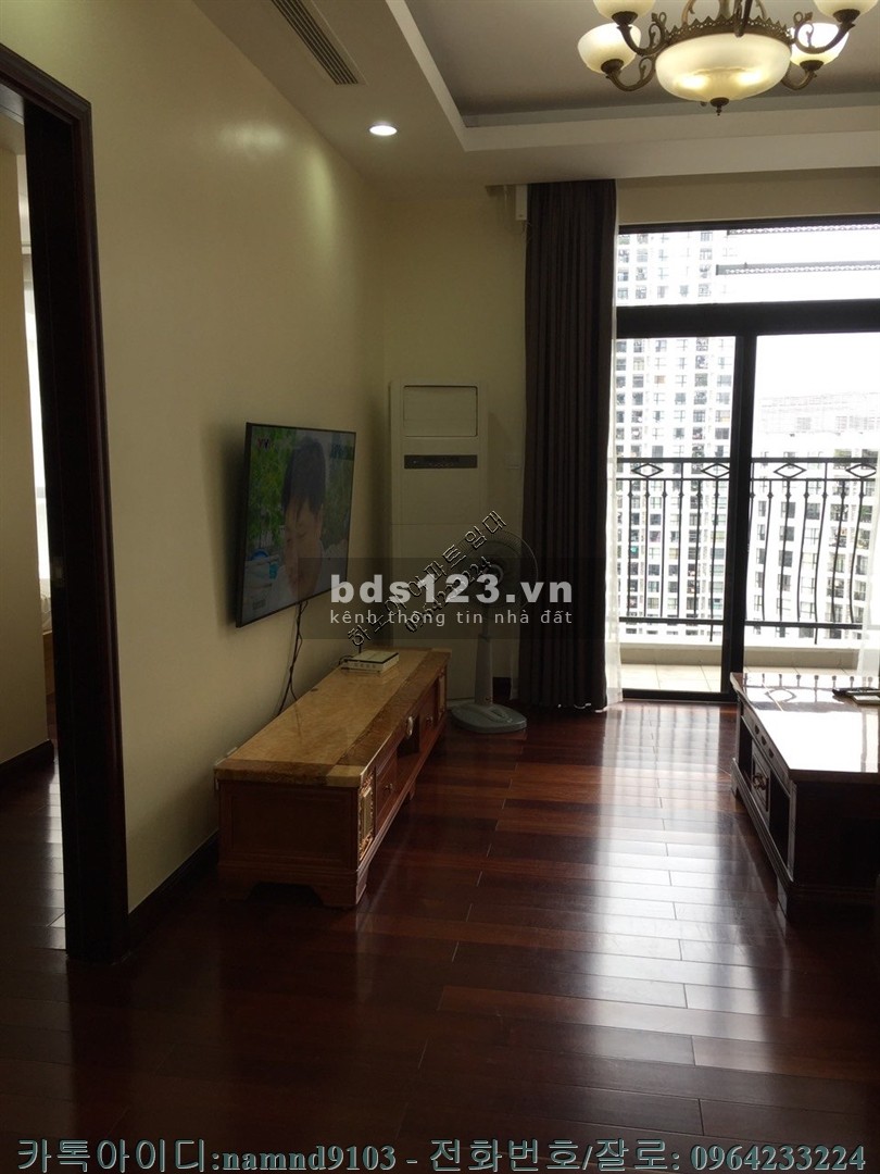 Cần cho thuê căn 2N full nội thất giá cực rẻ chung cư Royal city giá cho thuê 16 triệu/tháng