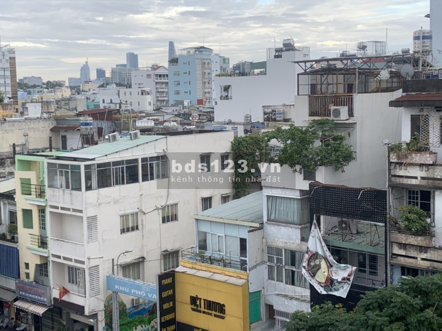 Cho thuê Office hay phòng có nội thất cơ bản mặt tiền 696 Điện Biên Phủ P10 Quận 10