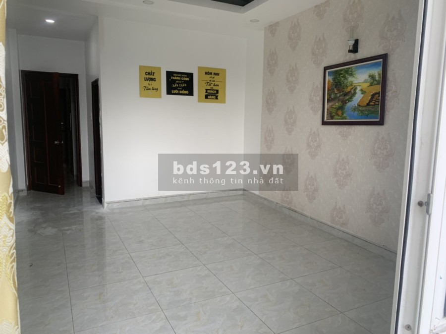 Cho thuê Office hay phòng có nội thất cơ bản mặt tiền 696 Điện Biên Phủ P10 Quận 10