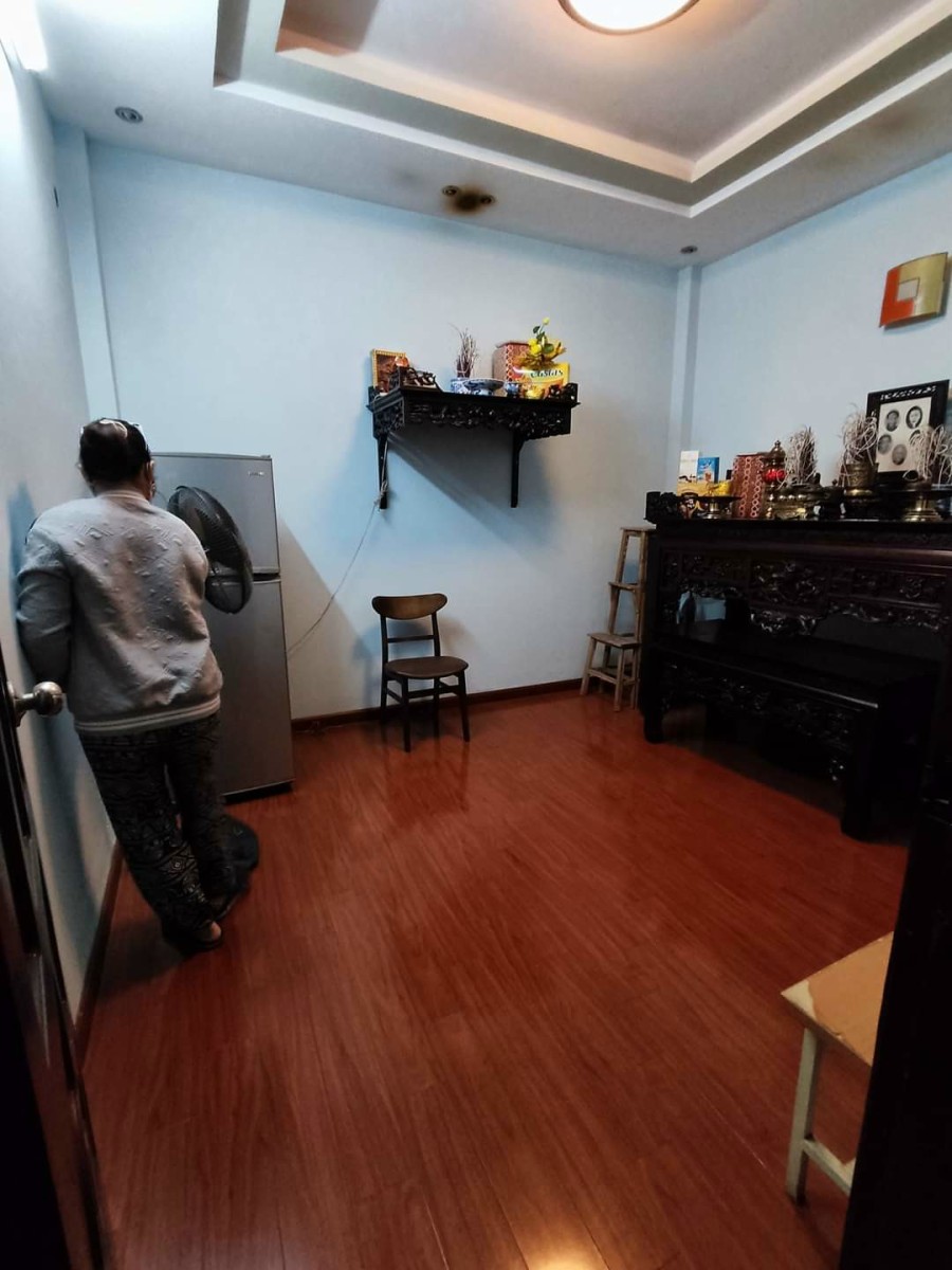 Bán Nhà Phố Đặng Thùy Trâm Q. Cầu Giấy, Phân Lô, Ô Tô Tránh, Vỉa Hè, Mặt Tiền rộng, 5 Tầng, 7,6 Tỷ