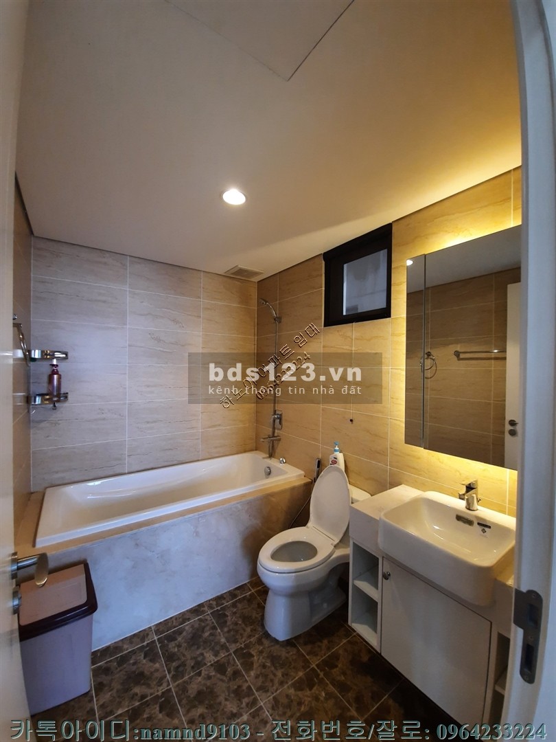 Cho thuê căn 3N full nội thất cao cấp chung cư Vinhomes Dcapitale diện tích 93m2