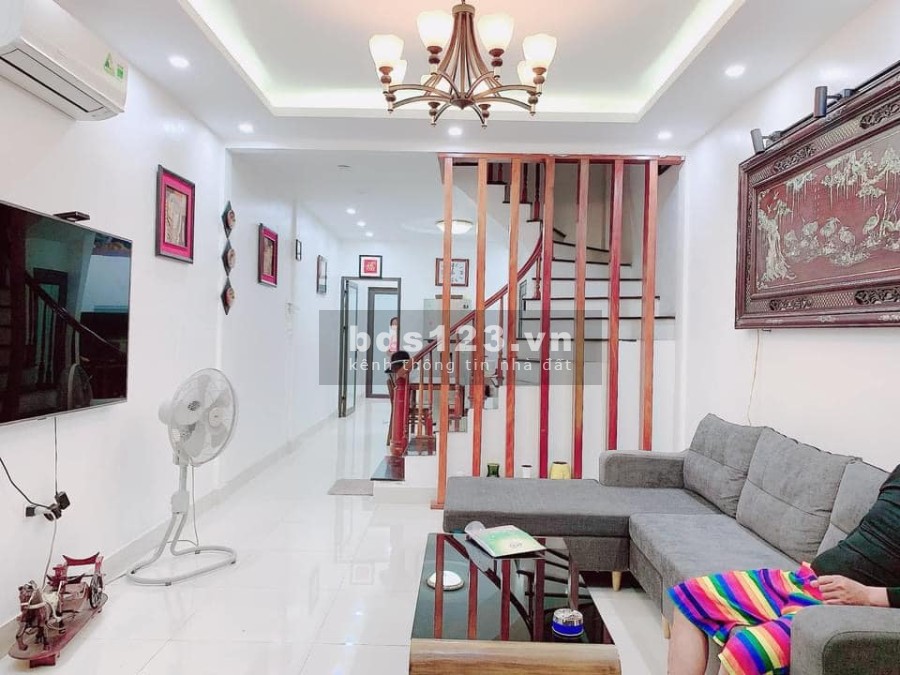 Nhà Bồ Đề dt30m2x 4 tầng, mt 4.15m, gía bán 3 tỷ