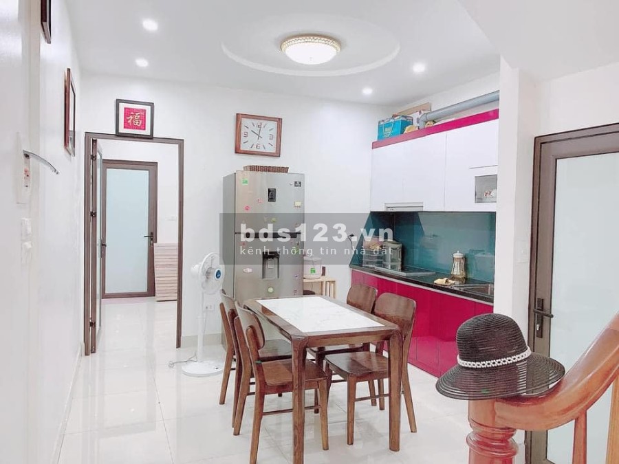 Nhà Bồ Đề dt30m2x 4 tầng, mt 4.15m, gía bán 3 tỷ