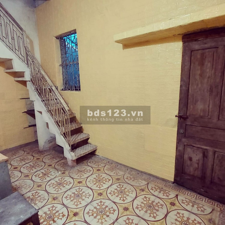 Bán nhà 2 tầng cũ chính chủ diện tích sử dụng 70m2 phố Yên Lạc, Hai Bà Trưng