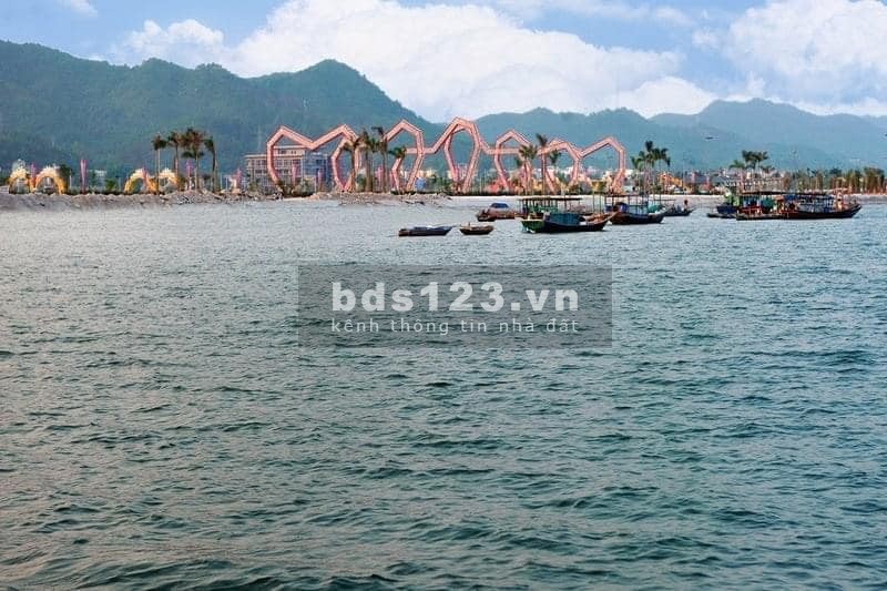 Ra mắt đất biệt thự diện tích 300m2 tại Phương Đông Vân Đồn. BT16 và BT21 khu dân cư