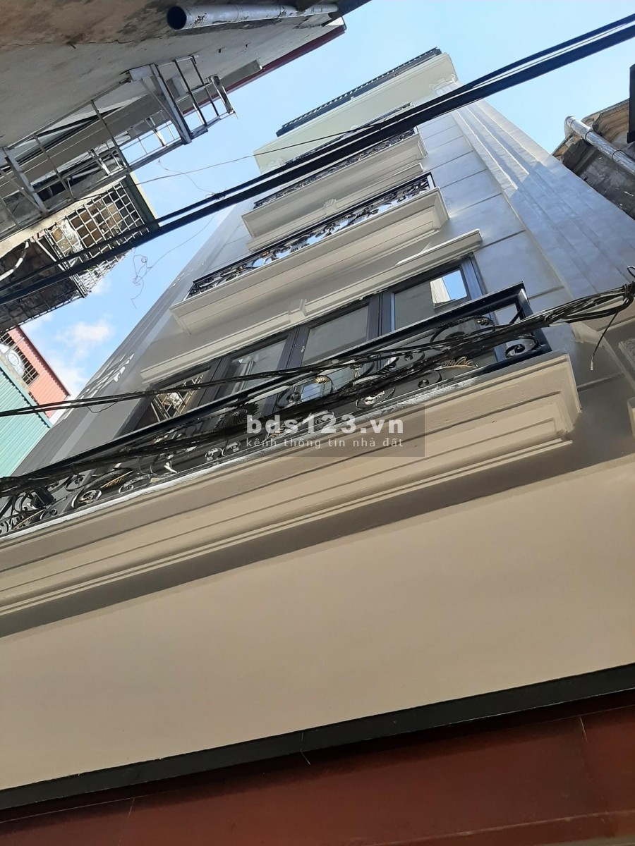 Bán nhà nguyên căn đường Trịnh Đình Cửu Hoàng Mai, 10m ra mặt phố vị trí đẹp, tiện ích đủ