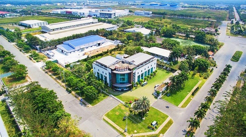 Bán cặp nền view sân golf giá Tốt nhất hiện nay khu dân cư đông đúc, lh 0938913720