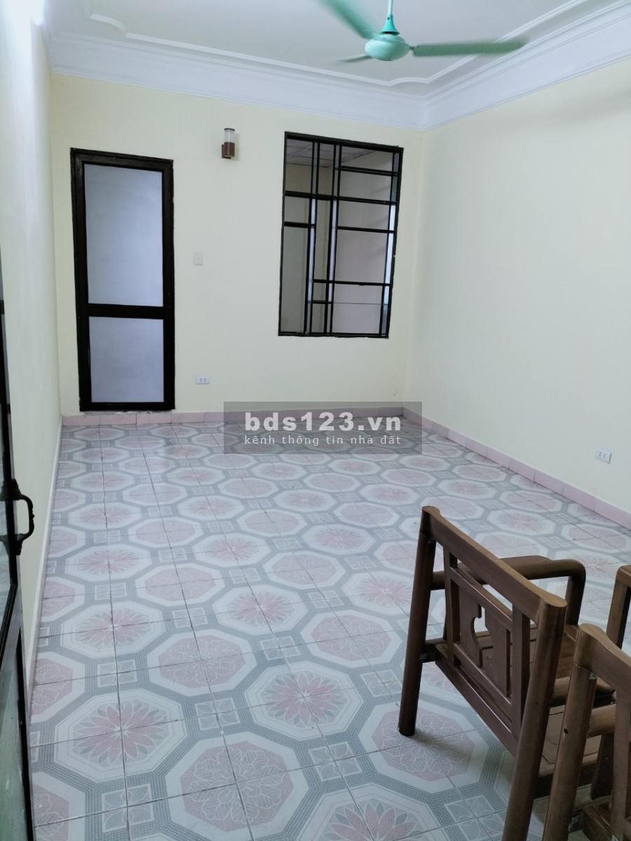 Tập thể ô tô đi lại ngõ 4 Phương Mai, diện tích sử dụng 45m2, giá bán chỉ 1.35 tỷ