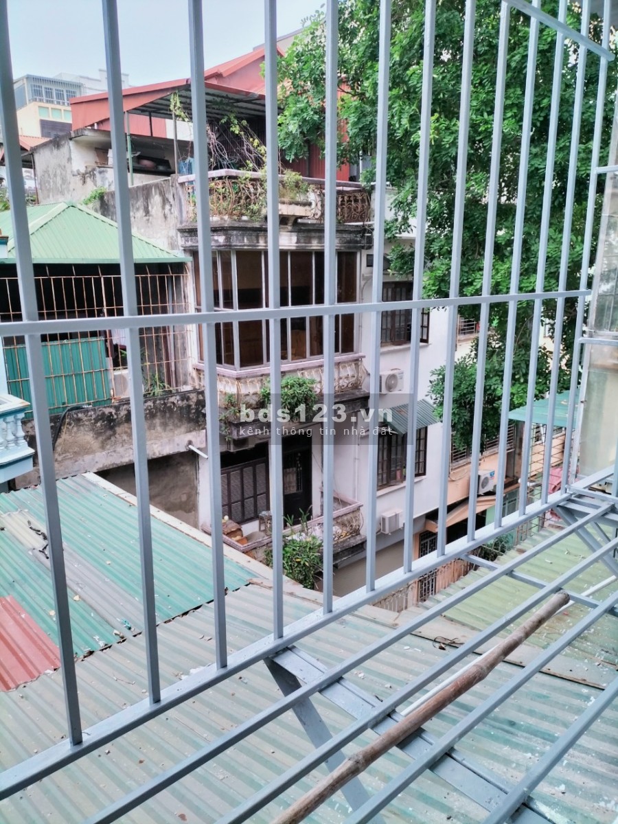Tập thể ô tô đi lại ngõ 4 Phương Mai, diện tích sử dụng 45m2, giá bán chỉ 1.35 tỷ