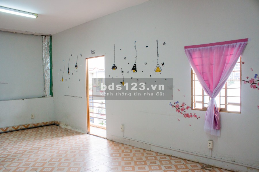 Miễn phí thàng đầu, phòng rông có ban công đối điện…