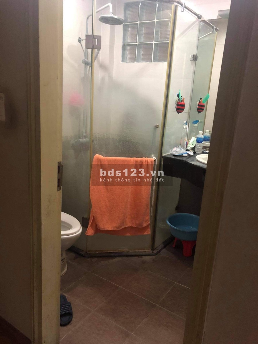 Bán nhà miễn trung gian, giá bán 5 tỷ, có thương lượng, pháp lý chính chủ. Xin gọi sdt 0934689084 ạ