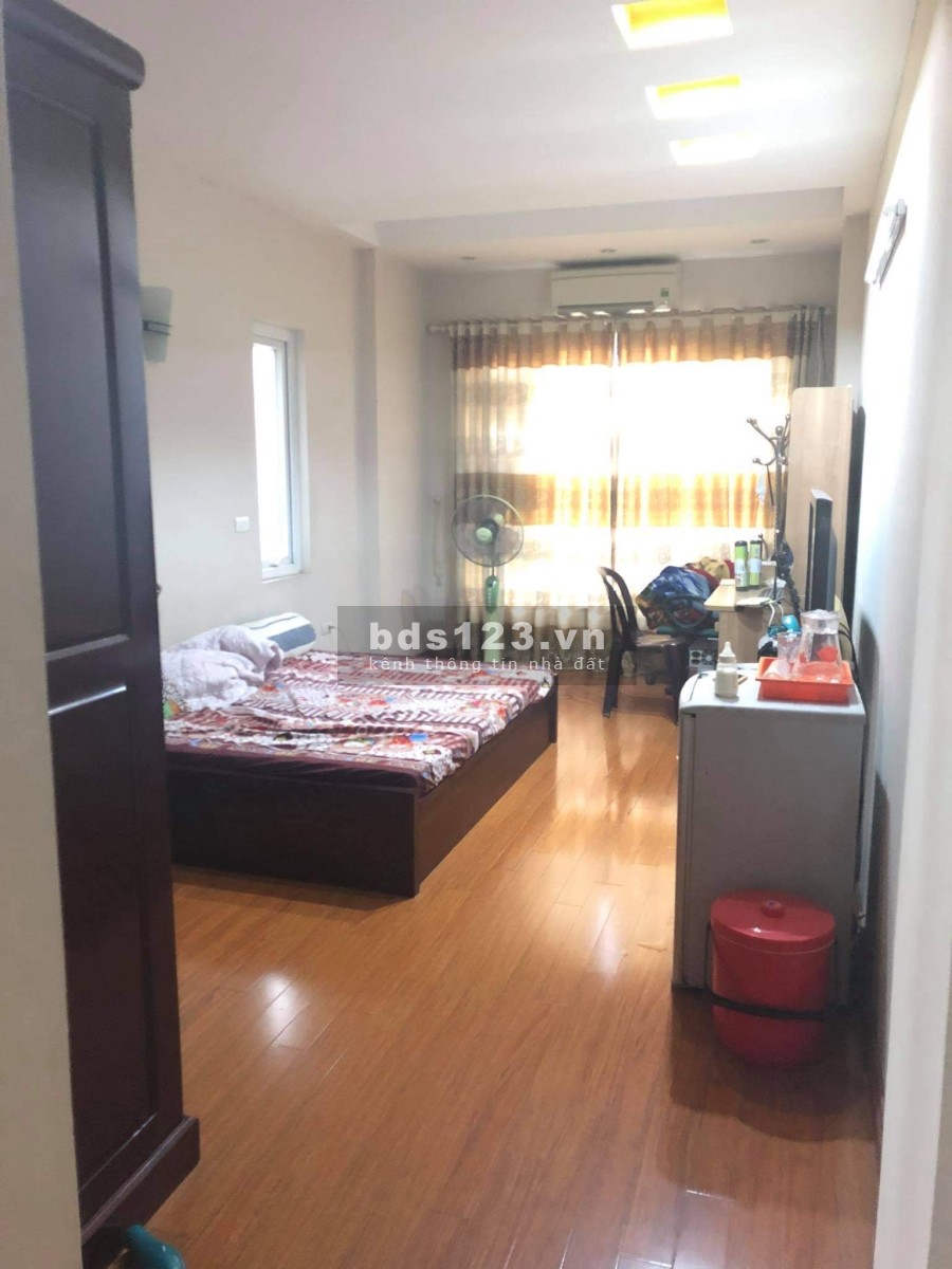 Bán nhà miễn trung gian, giá bán 5 tỷ, có thương lượng, pháp lý chính chủ. Xin gọi sdt 0934689084 ạ
