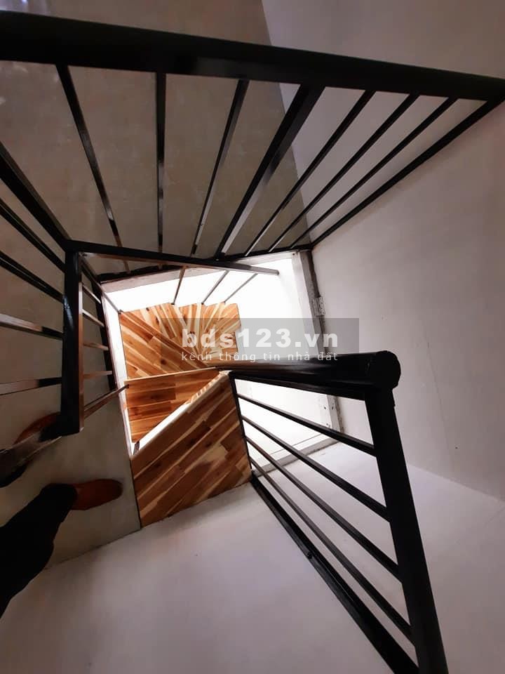 Nhà Quận 3 vị trí trung tâm đường Trần Văn Đang diện tích 17m2 giá 2.25 tỷ hẻm 6m
