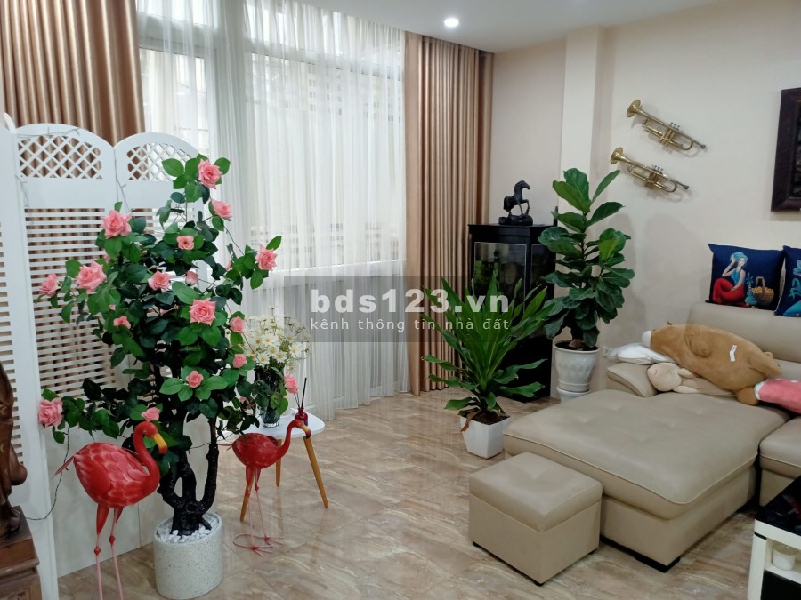 Bán nhà 4 tầng diện tích sử dụng 50m2 trong ngõ phố Kim Ngưu giá bán 5,5 tỷ sổ sẵn
