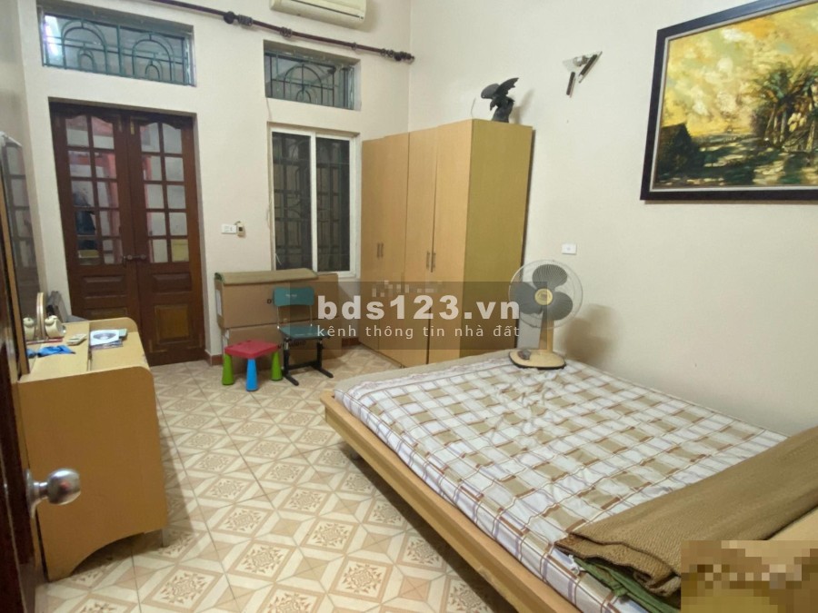 Nhà 295 Bùi Xương Trạch, diện tích sử dụng 40m2 đúc 4 tầng, khu an ninh ô tô đỗ cửa