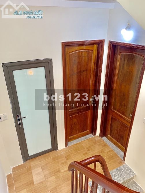 Cần Bán nhà Trương Định, Hà Nội, diện tích sử dụng 30m2, đúc 2,5 tầng, giá bán 2 tỷ lhcc
