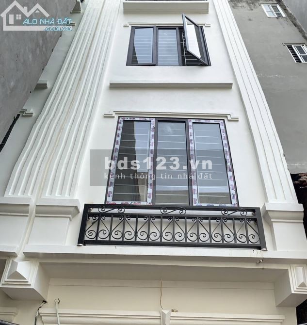Cần Bán nhà Trương Định, Hà Nội, diện tích sử dụng 30m2, đúc 2,5 tầng, giá bán 2 tỷ lhcc