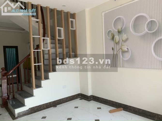 Cần Bán nhà Trương Định, Hà Nội, diện tích sử dụng 30m2, đúc 2,5 tầng, giá bán 2 tỷ lhcc