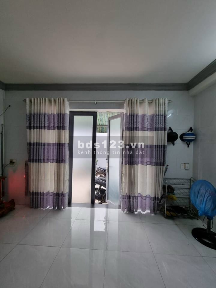 Nhà ngộp vì dịch cần bán gấp Quận7 đường Huỳnh Tấn Phát khu dân cư đông, giá tốt, lhcc