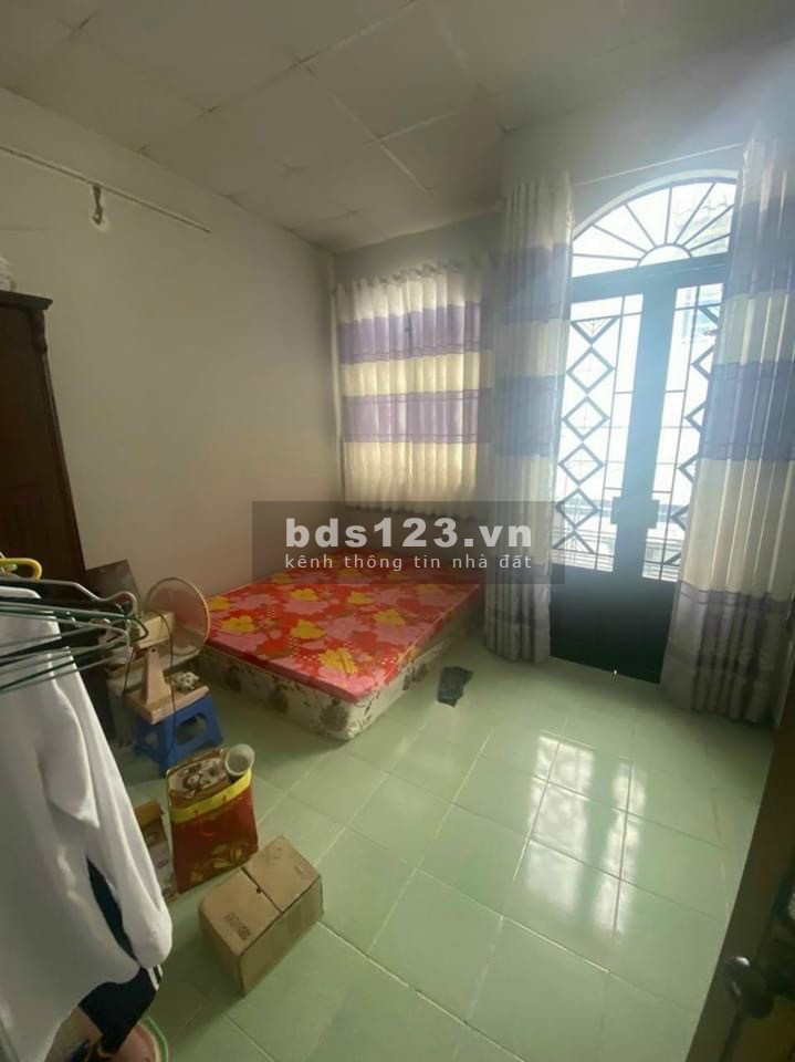 Nhà ngộp vì dịch cần bán gấp Quận7 đường Huỳnh Tấn Phát khu dân cư đông, giá tốt, lhcc